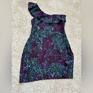 Chic One-Shoulder Dress with Purple and Blue Accents